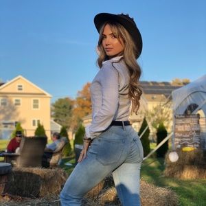 Meet your Posher, Christi